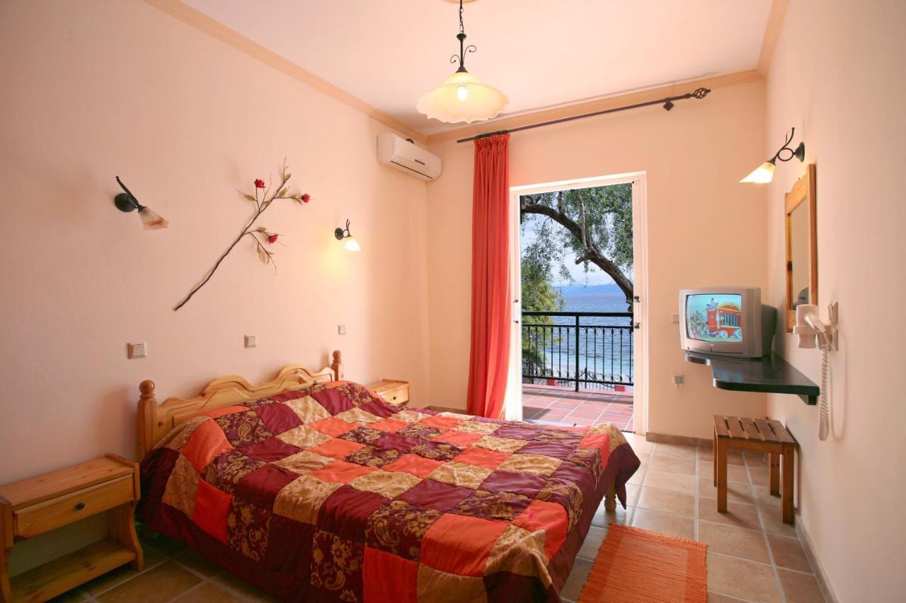 Apartments Corfu Sun Sea Side Benitses  Zimmer foto